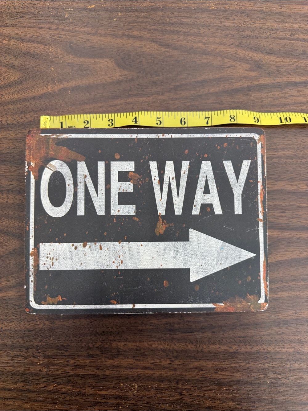 ONE WAY Arrow Wall Sign - Black and White